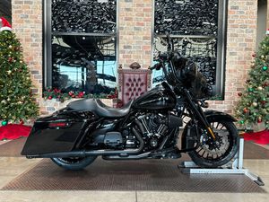 2017 ROAD KING® SPECIAL
