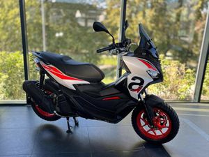 APRILIA SR GT 125 SPORT