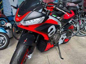 APRILIA TUONO 660 NERO