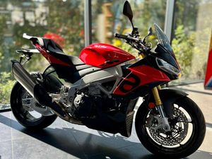 APRILIA TUONO V4 1100 RR