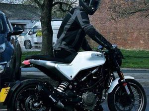 HUSQVARNA VITPILEN 401 NAKED PETROL MANUAL EURO 5 (43 PS) 375 CC