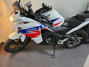 HONDA CBR 125R 2013 – BEZWYPADKOWA, SERWIS 2024, STAN BARDZO DOBRY PASLĘK