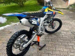 SUZUKI RMZ 250 2022 4TAKT MOTORCROS, AUCH TAUSCH GEGEN ENDURO