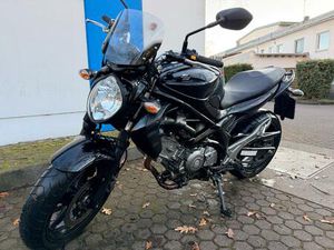 SUZUKI SV 650 GLADIUS ABS - NAKED BIKE IN SCHWARZ