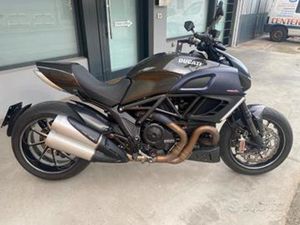 DUCATI DIAVEL CARBON
