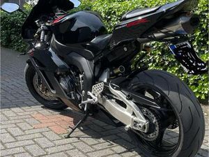HONDA CBR1000RR (SC57) FIREBLADE