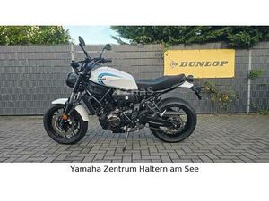 YAMAHA XSR700