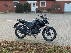 YAMAHA YS125 2019 + GRATIS HALTERUNG + GRATIS KOFFER