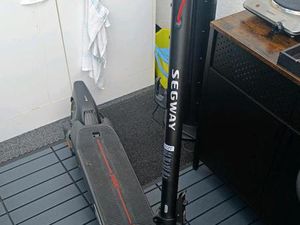 SEGWAY NINEBOT MAX G3D E SCOOTER ROLLER