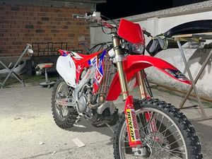 ПРОДАМ HONDA CRF 250R 2010G ГР. ПАНАГЮРИЩЕ