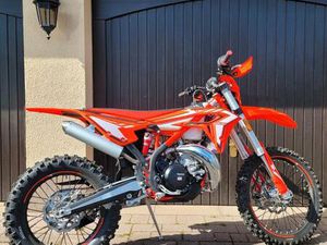 BETA XTRAINER 300 NEUWERTIG X TRAINER 2 TAKT