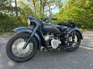 URAL DNEPR K750 MIT 750CM³ MOTOR UND RÜCKWÄRTSGANG