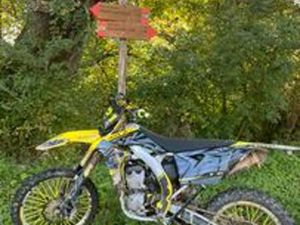 CROSS SUZUKI RMZ 250