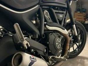 DUCATI SCRAMBLER 800 FULL THROTTLE