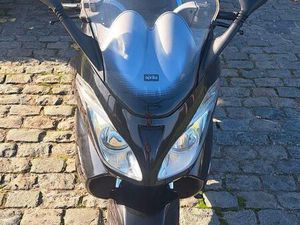 ② APRILIA 400 CC ATLANTIC