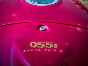 TRIUMPH SPEED TRIPLE