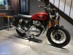 ROYAL ENFIELD INTERCEPTOR 650 CANYON RED 1ERE MAINS