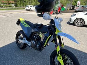 HUSQVARNA 701 SUPERMOTO
