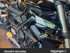TRIUMPH STREET TRIPLE RS