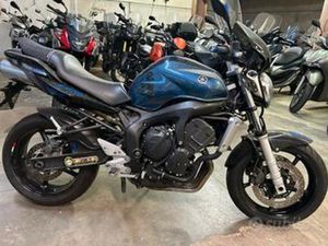 YAMAHA FZ6