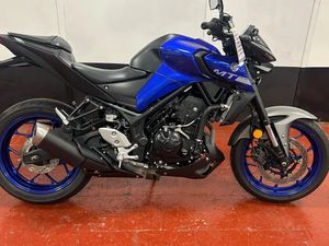 YAMAHA MT03