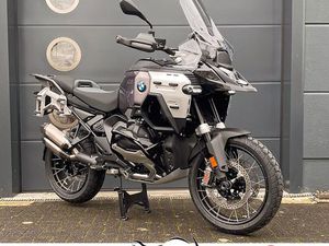 BMW R 1300 GS ADVENTURE TRIPLE BLACK ALLE PAKETE