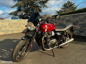 TRIUMPH STREET TWIN