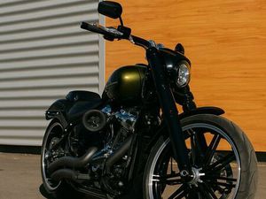 HARLEY DAVIDSON BREAKOUT 2022 RARE