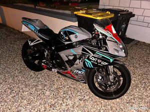 GSXR 750 K7