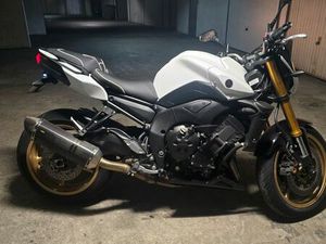 MAGNIFIQUE YAMAHA FZ8