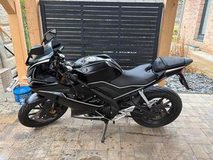 YAMAHA YZF-R125 SCHWARZ, GARANTIE BIS 05/2026