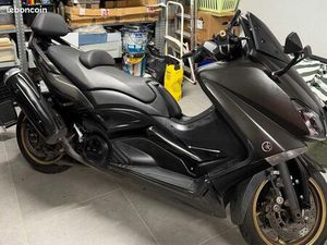 TMAX 530 ( BLACK MAX )