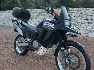 SUZUKI 800 DR