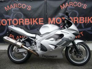 TRIUMPH TT 600 VIEL ZUBEHÖR