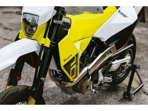 MOTO NEUVE: HUSQVARNA 701 SUPERMOTO