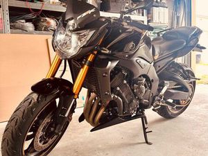 FZ8 RLINE 2013 - ROADSTER - NOIR