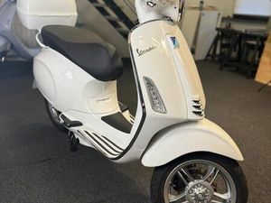SCOOTER VESPA PRIMAVERA ELETTRICA 45 NEUF