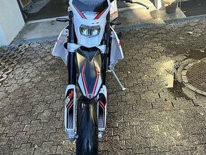 SWM SM500R CANTON GLARIS -