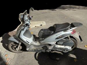 PIAGGIO - BEVERLY 500