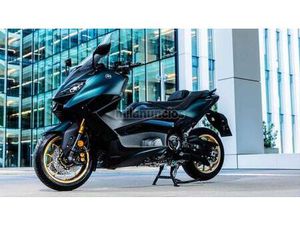 YAMAHA - TMAX