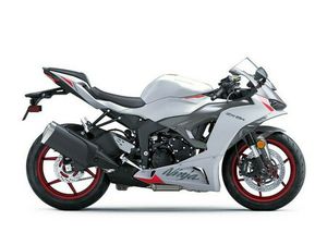 2024 KAWASAKI NINJA® ZX™-6R ABS PEARL ROBOTIC WHITE/METALLIC GRAPHITE GRAY