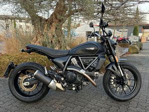 DUCATI SCRAMBLER 800 ICON DARK 2025 VERSAND