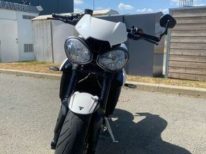 TRIUMPH STREET TRIPLE 765 R
