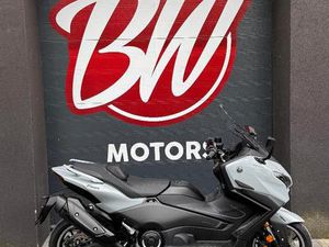 ② DÉMO DU YAMAHA TMAX TECH MAX @ BW MOTORS MALINES