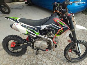 PIT BIKE / DIRT BIKE CRZ 125■TRÈS PEU SERVIE, 2° MAINS, ENTRETIEN DANS UN GARAGE,
