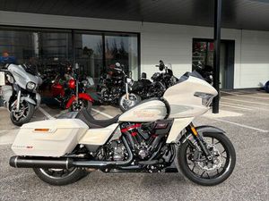 HARLEY-DAVIDSON ROAD GLIDE CVO ST 121