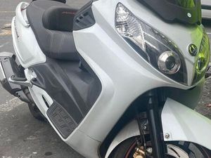 SYM 600 SPORT TRÈS BEAU 19000 KM CERTIFIÉS