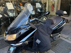 ? PIAGGIO X10 125 – CONFORT & ÉLÉGANCE ?