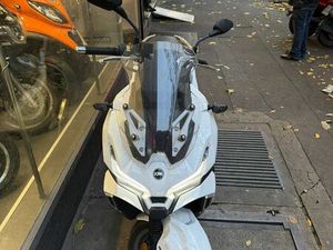 SYM ADV 125 – 2024 – 8 300 KM – ÉTAT NICKEL