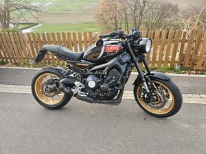 YAMAHA XSR 900 BLACK EDITION ÖHLINSDÄMPFER